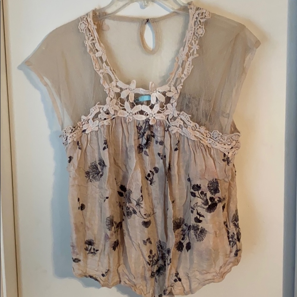 Maurice’s - Floral- Mesh dot- Top